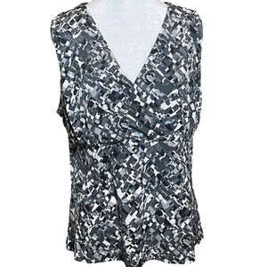 Jones Studio XL Sleeveless V Neck Black White Geometric Blouse Pristine